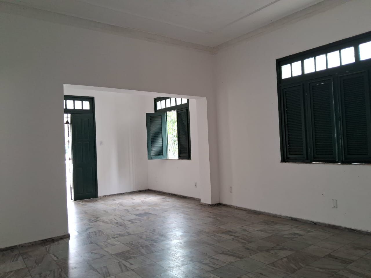 Casa para alugar com 3 quartos, 246m² - Foto 8