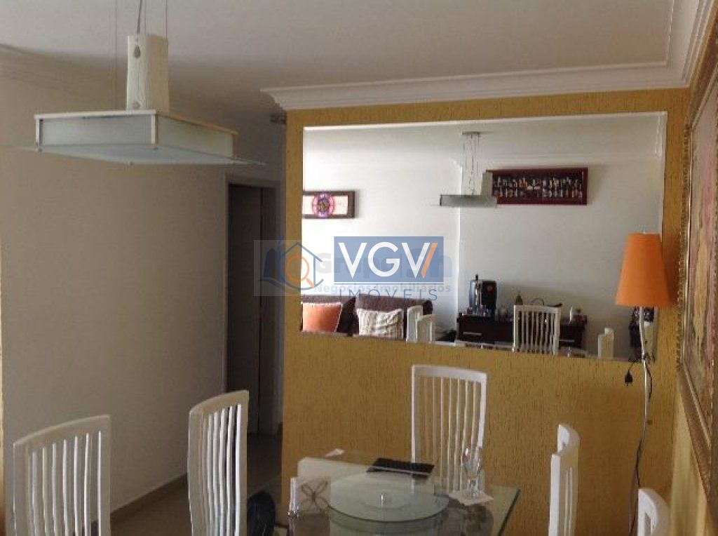 Apartamento à venda com 3 quartos, 79m² - Foto 2