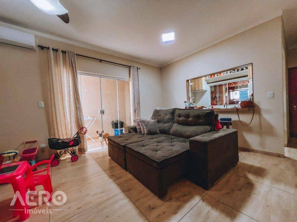 Casa à venda com 2 quartos, 118m² - Foto 2