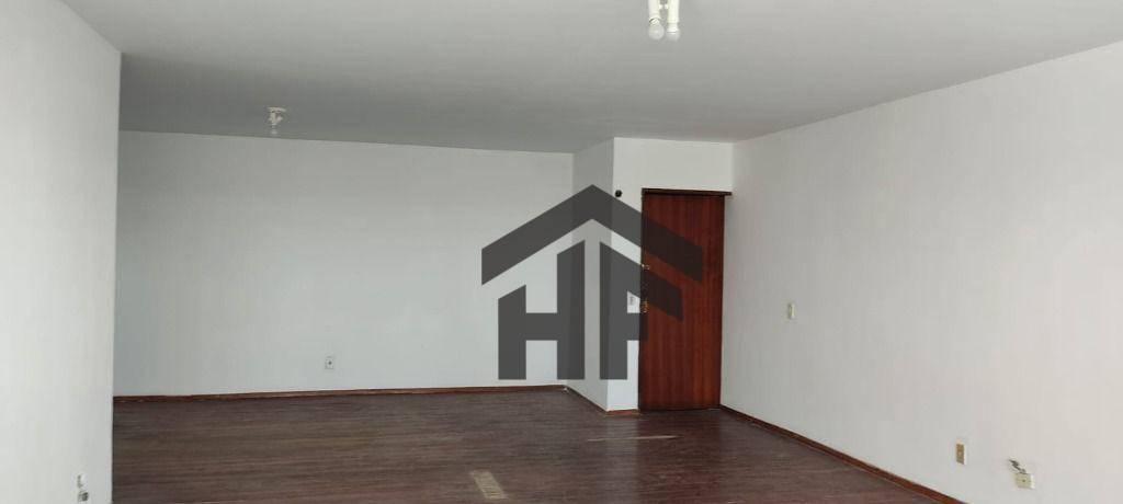 Apartamento à venda com 4 quartos, 210m² - Foto 8