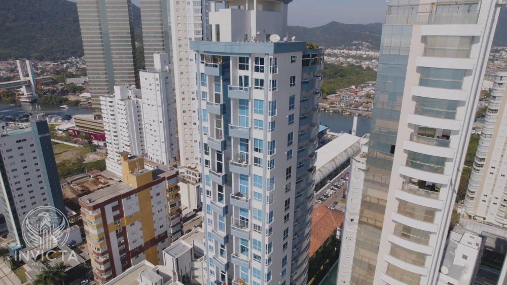 Apartamento à venda com 3 quartos, 260m² - Foto 19