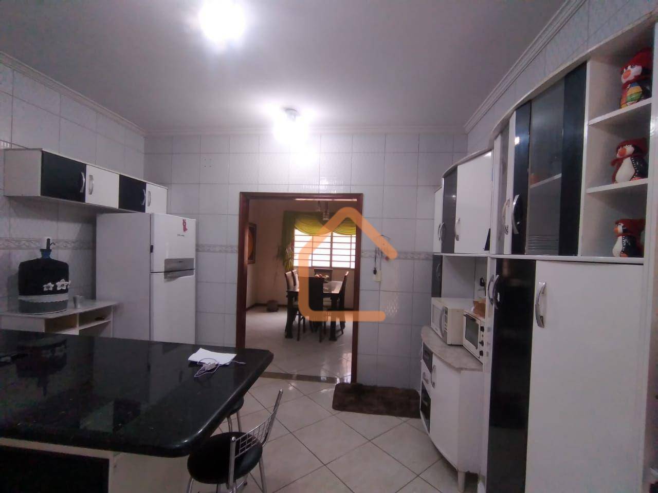 Casa, 3 quartos, 213 m² - Foto 3