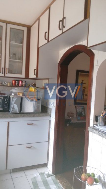 Casa à venda com 3 quartos, 241m² - Foto 6