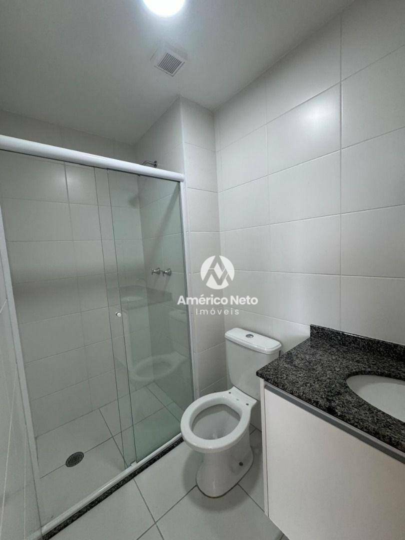 Apartamento para alugar com 2 quartos, 65m² - Foto 12