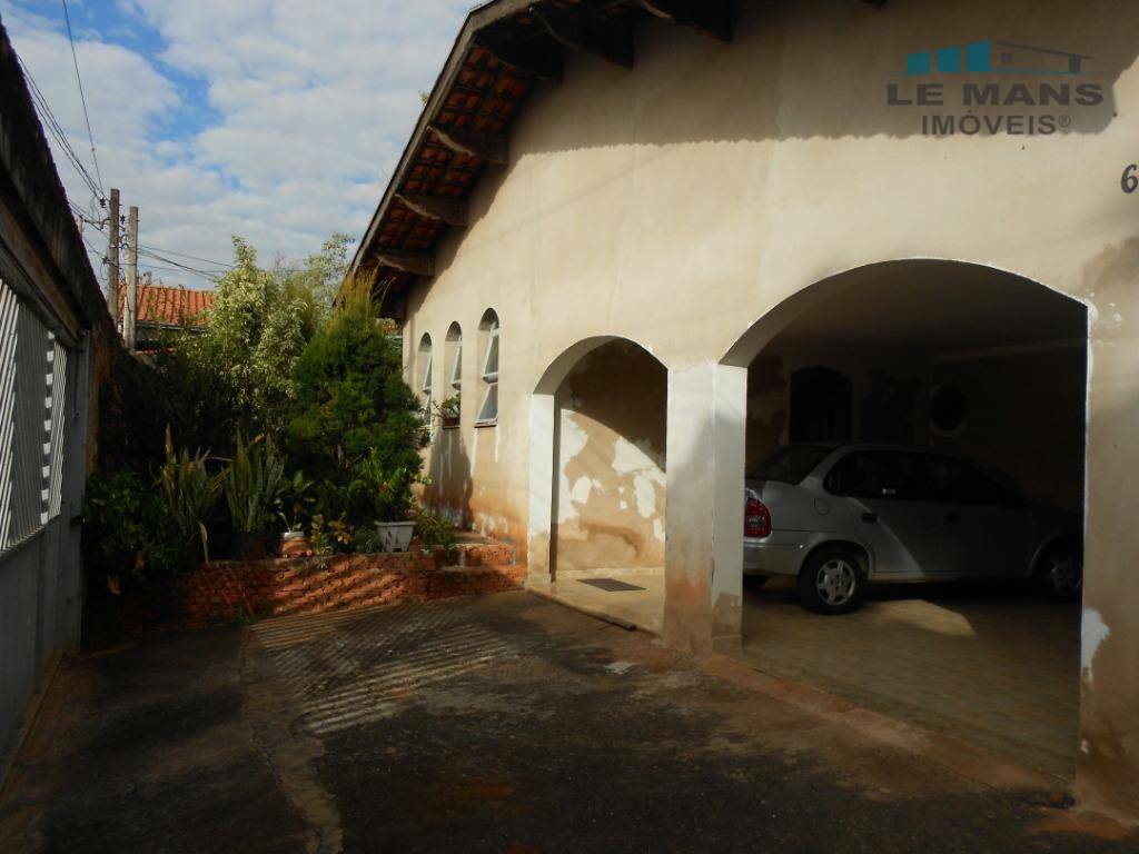 Casa à venda com 3 quartos, 220m² - Foto 2