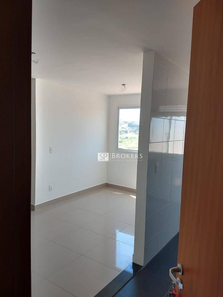 Apartamento à venda com 2 quartos, 47m² - Foto 2