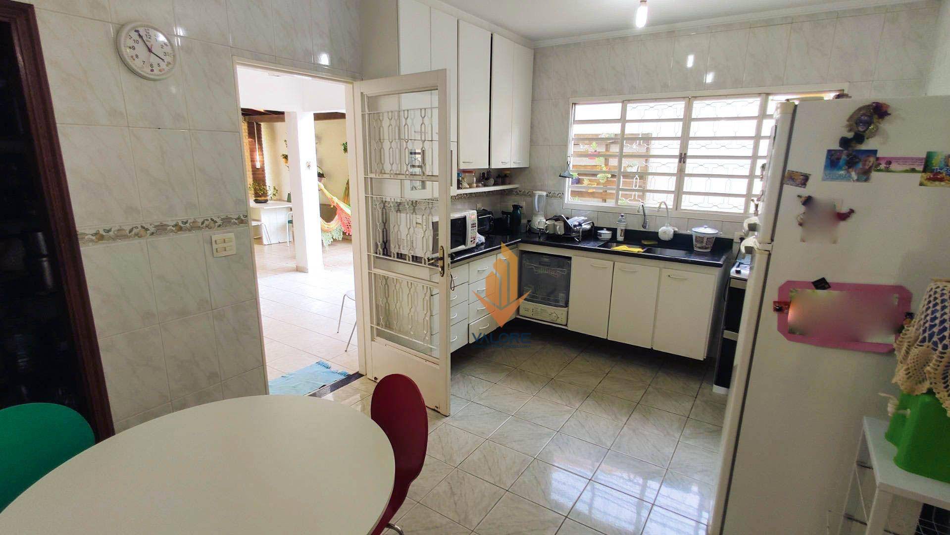 Casa à venda com 3 quartos, 267m² - Foto 11