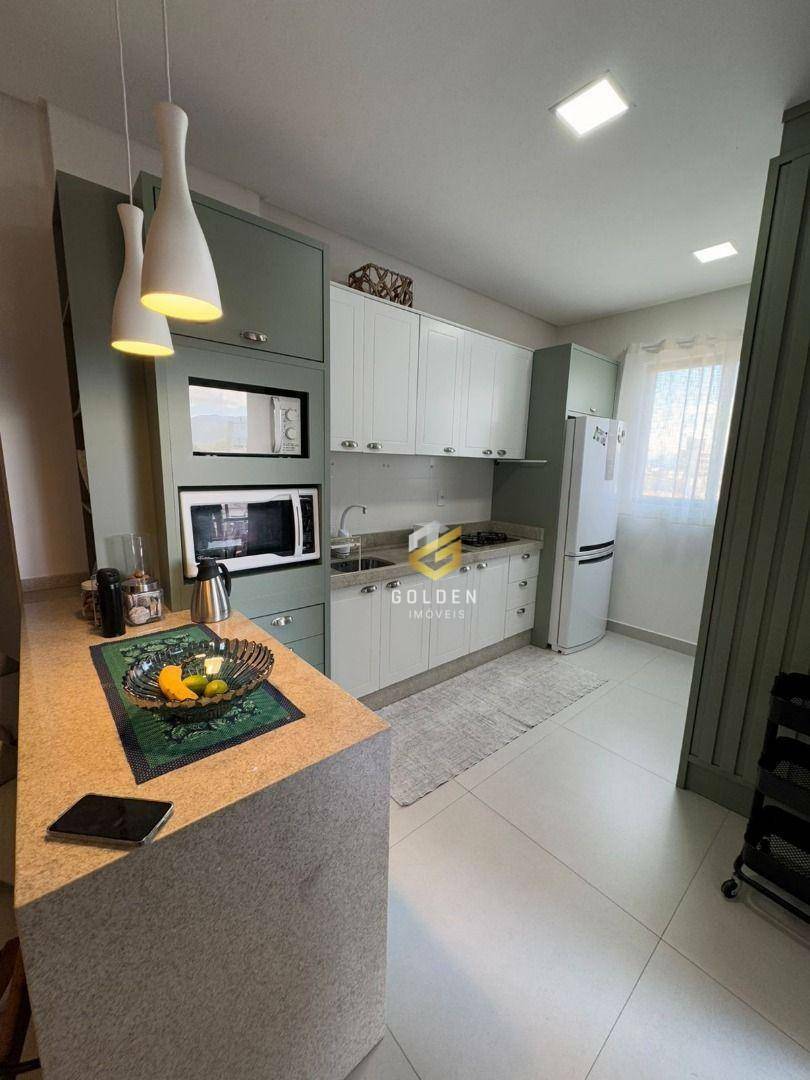 Apartamento à venda com 2 quartos, 75m² - Foto 3