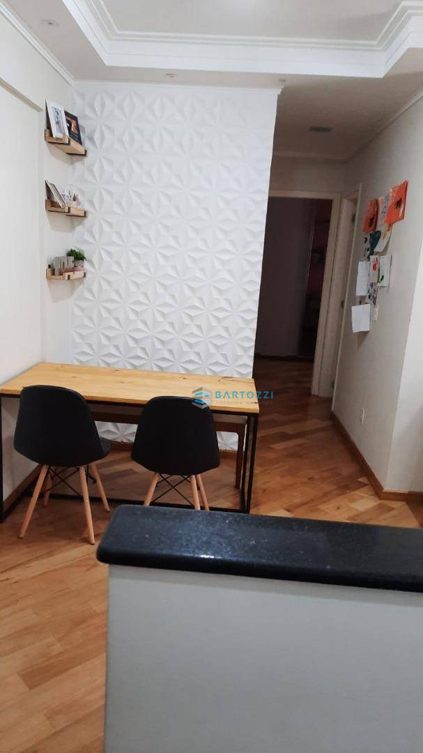 Apartamento à venda com 2 quartos, 65m² - Foto 3