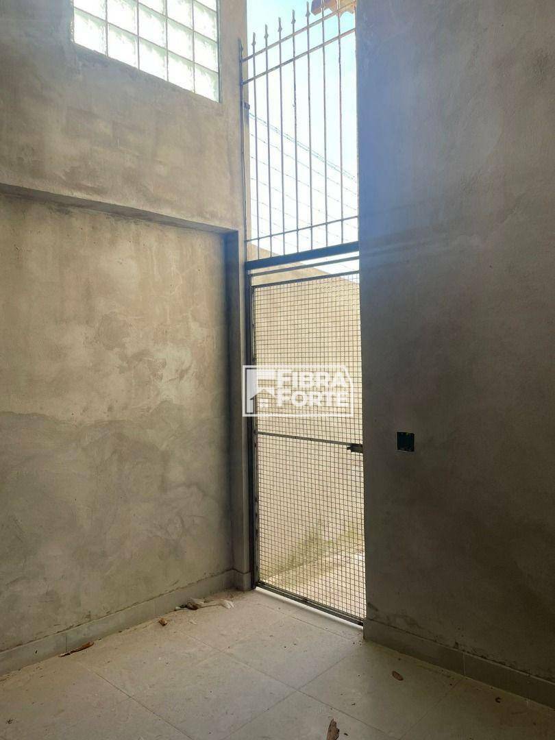 Casa à venda com 5 quartos, 200m² - Foto 13