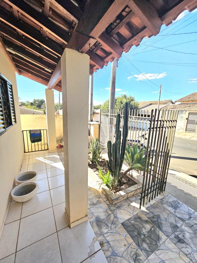 Casa à venda com 3 quartos, 250m² - Foto 3