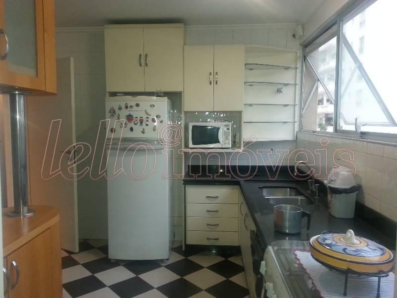 Apartamento para alugar com 3 quartos, 135m² - Foto 11