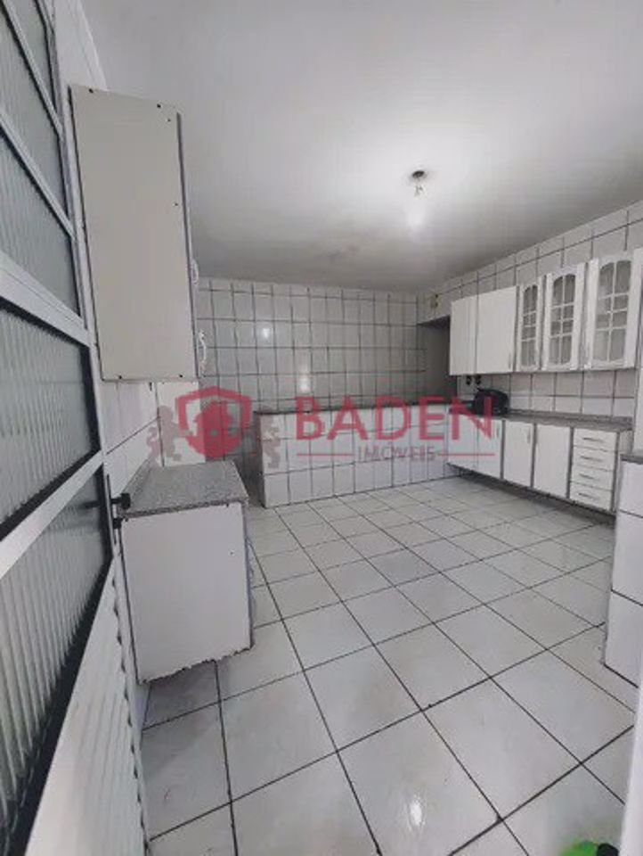 Casa à venda com 2 quartos, 100m² - Foto 6