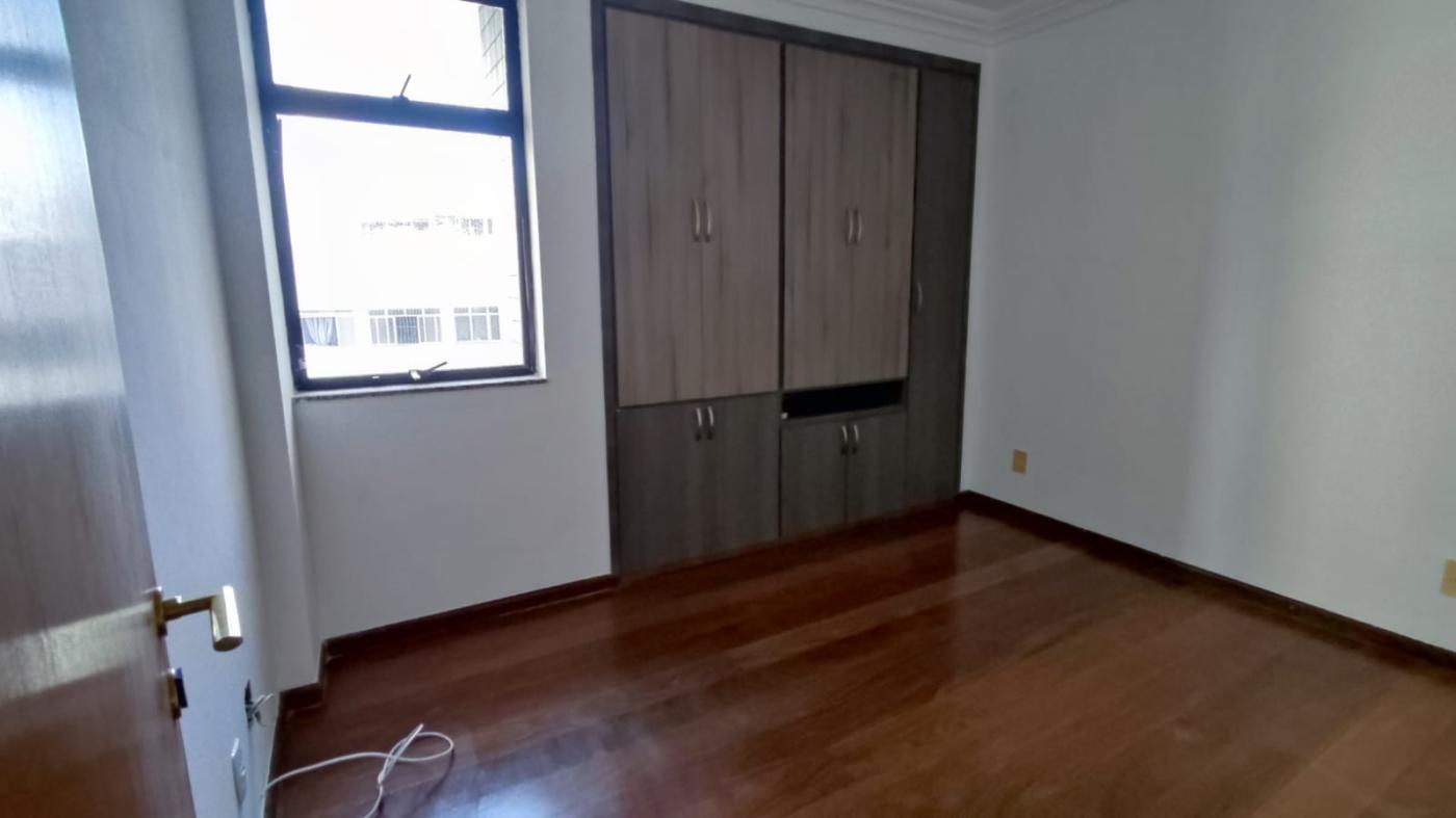 Apartamento à venda com 4 quartos, 180m² - Foto 34