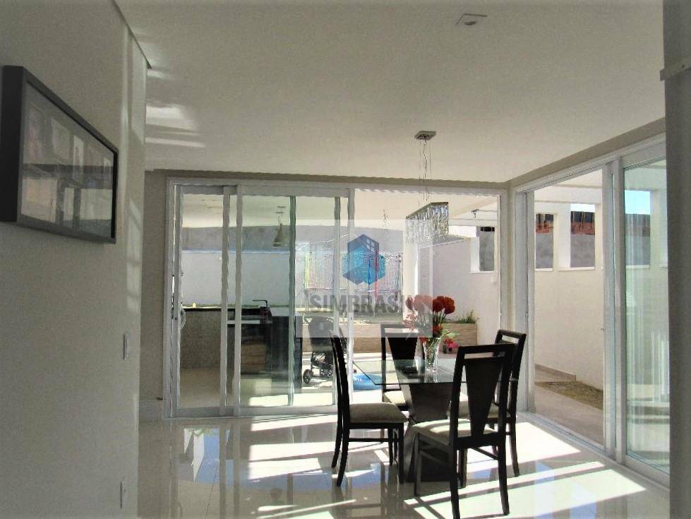 Casa à venda com 3 quartos, 270m² - Foto 2