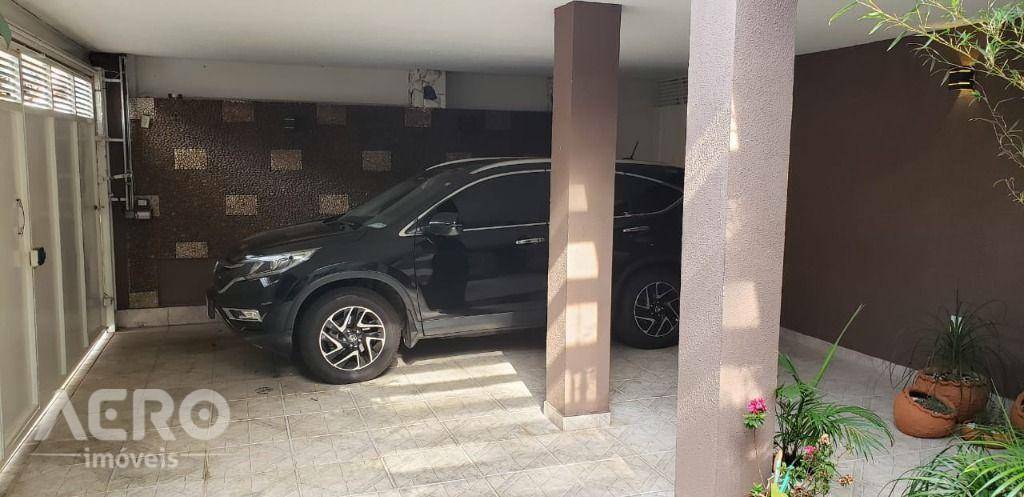 Casa à venda e aluguel com 3 quartos, 440m² - Foto 2