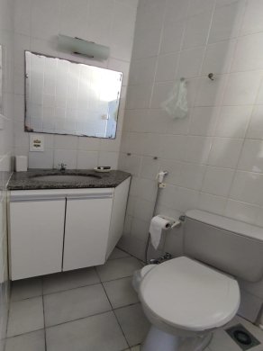 Apartamento à venda com 2 quartos, 70m² - Foto 2