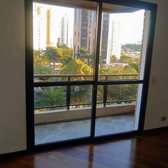 Apartamento à venda com 3 quartos, 133m² - Foto 4