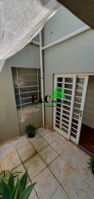 Casa para alugar com 3 quartos, 300m² - Foto 18