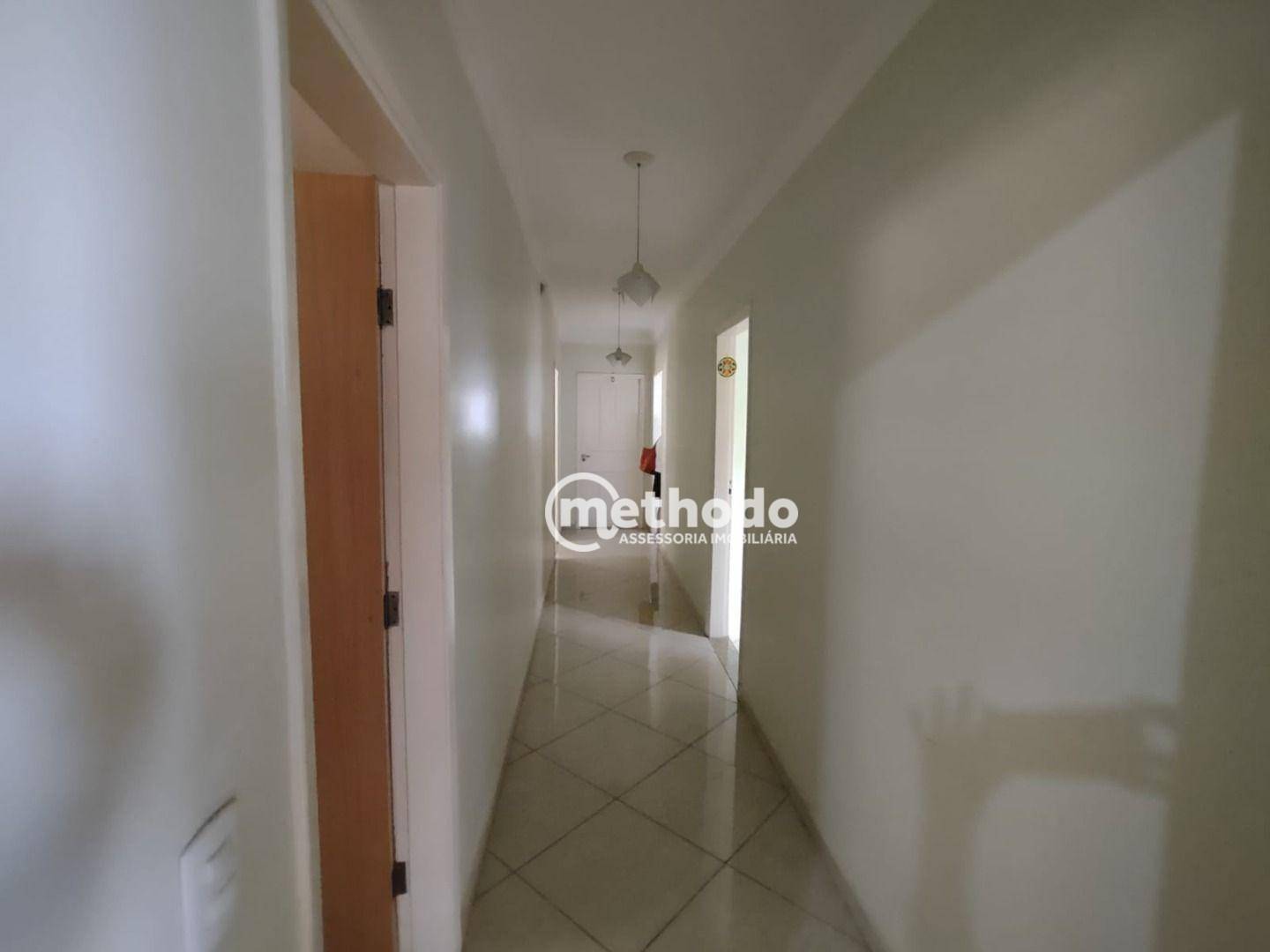 Casa à venda com 3 quartos, 225m² - Foto 4