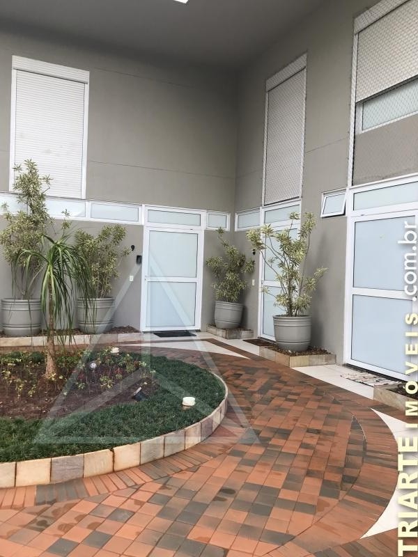 Sobrado à venda com 3 quartos, 432m² - Foto 1