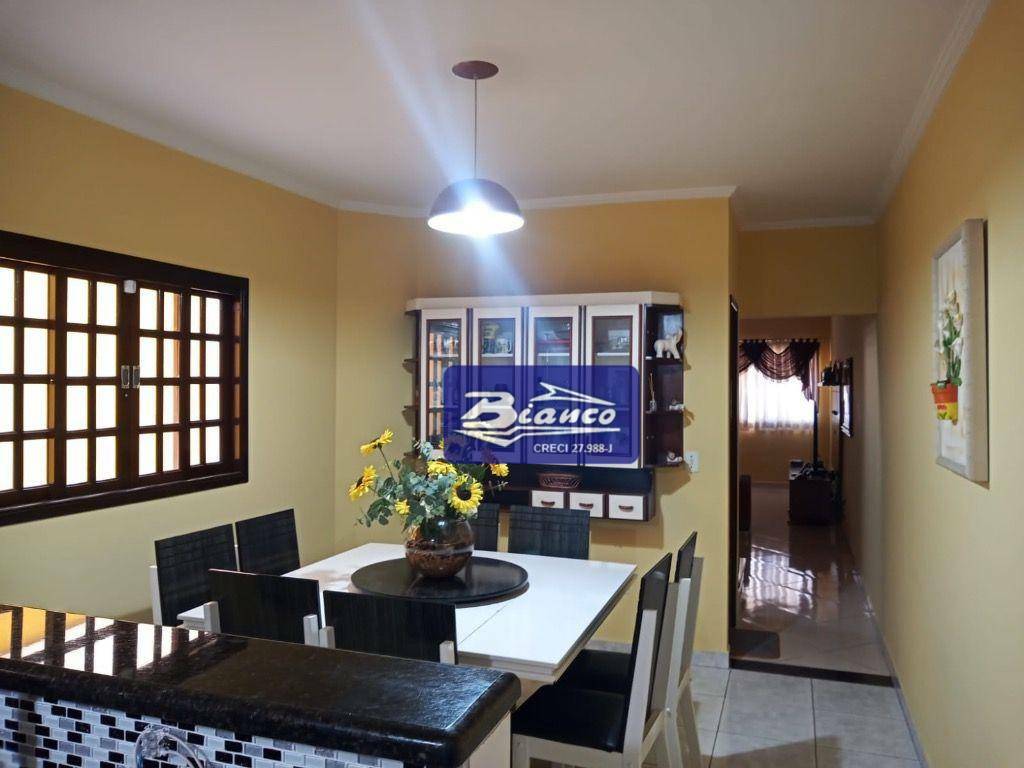 Sobrado à venda com 3 quartos, 124m² - Foto 2