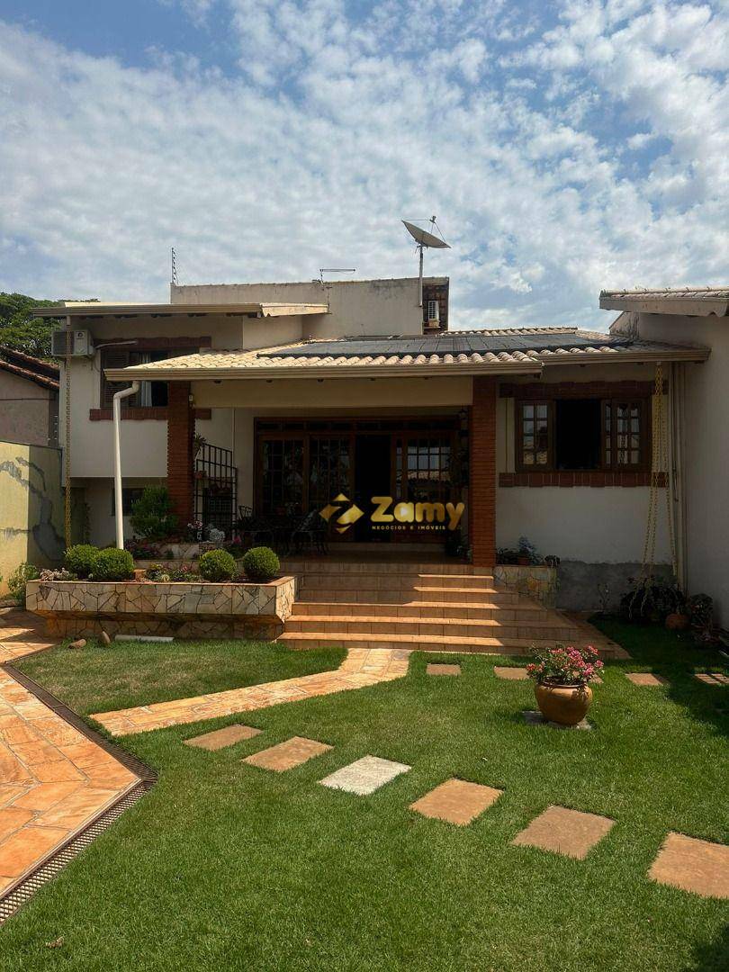 Casa à venda com 3 quartos, 250m² - Foto 10