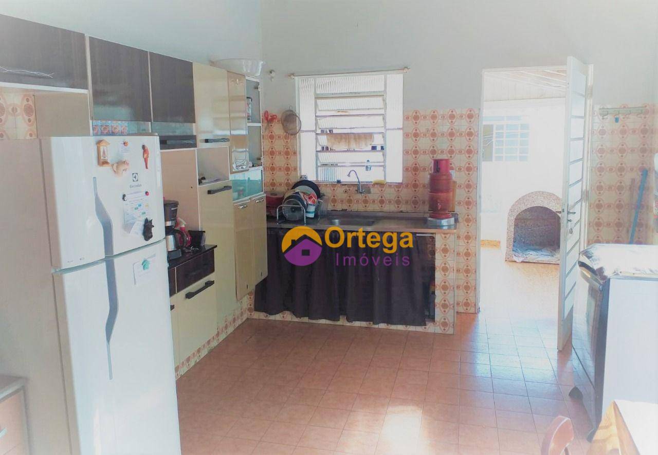 Casa à venda com 2 quartos, 80m² - Foto 13