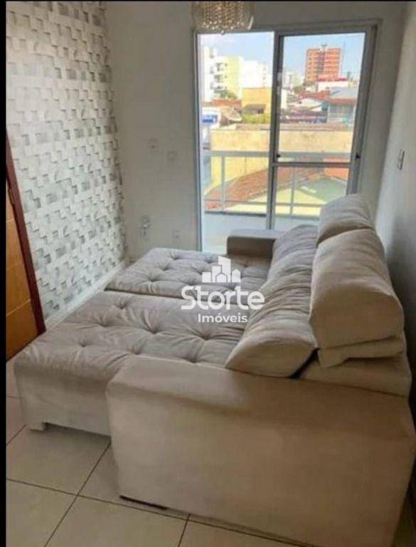 Apartamento à venda com 2 quartos, 64m² - Foto 2