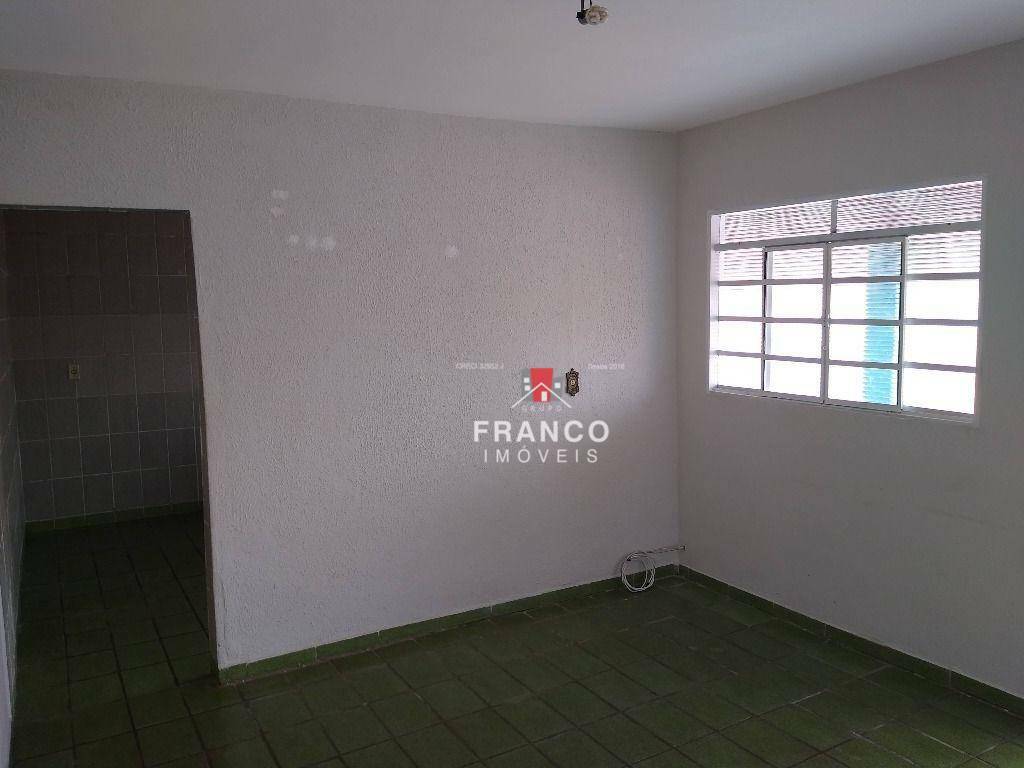 Casa à venda com 2 quartos, 202m² - Foto 19