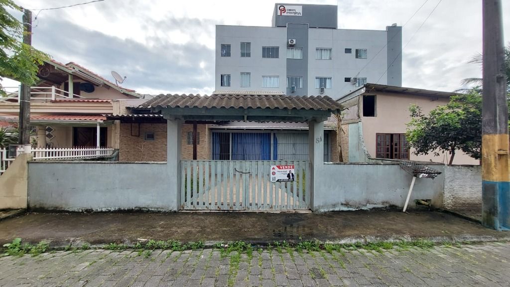 Casa à venda com 2 quartos, 89m² - Foto 1