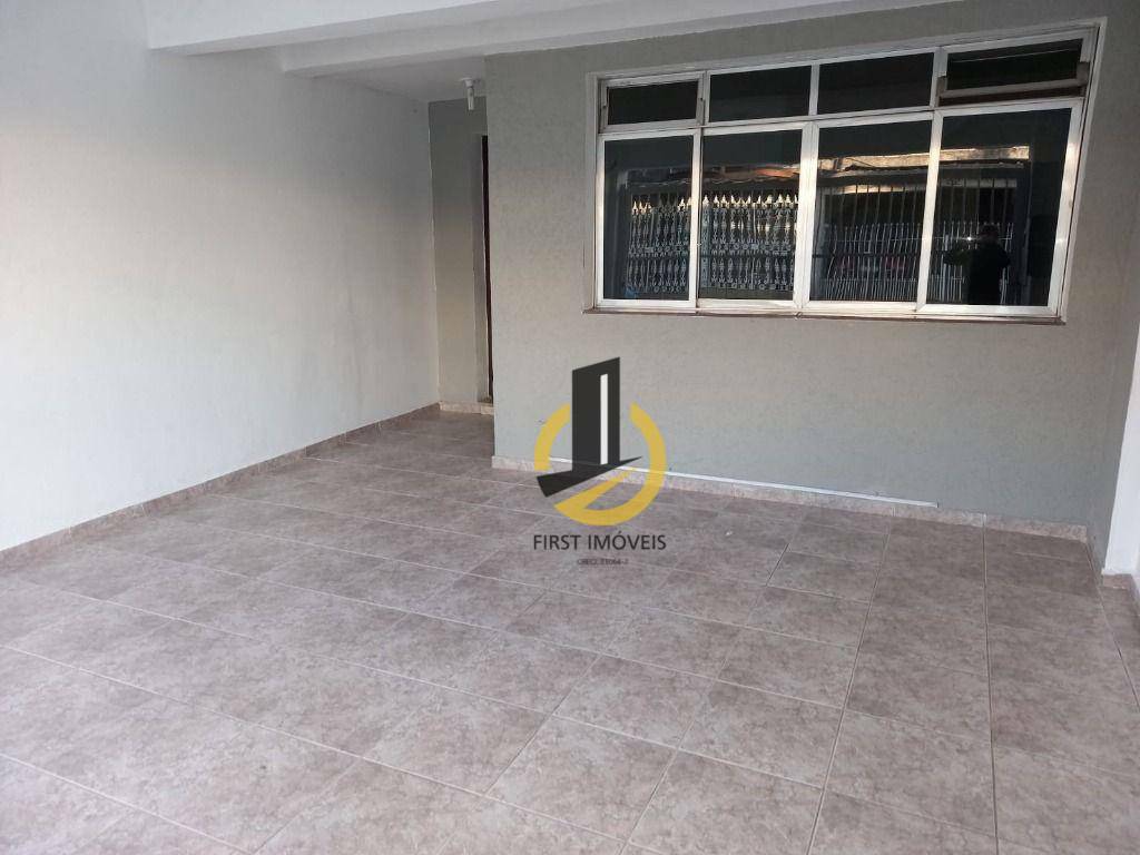 Casa à venda com 5 quartos, 200m² - Foto 4