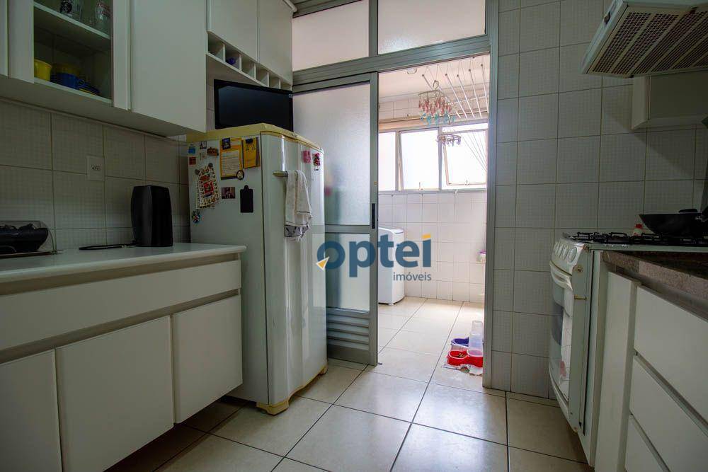 Apartamento à venda com 3 quartos, 83m² - Foto 6