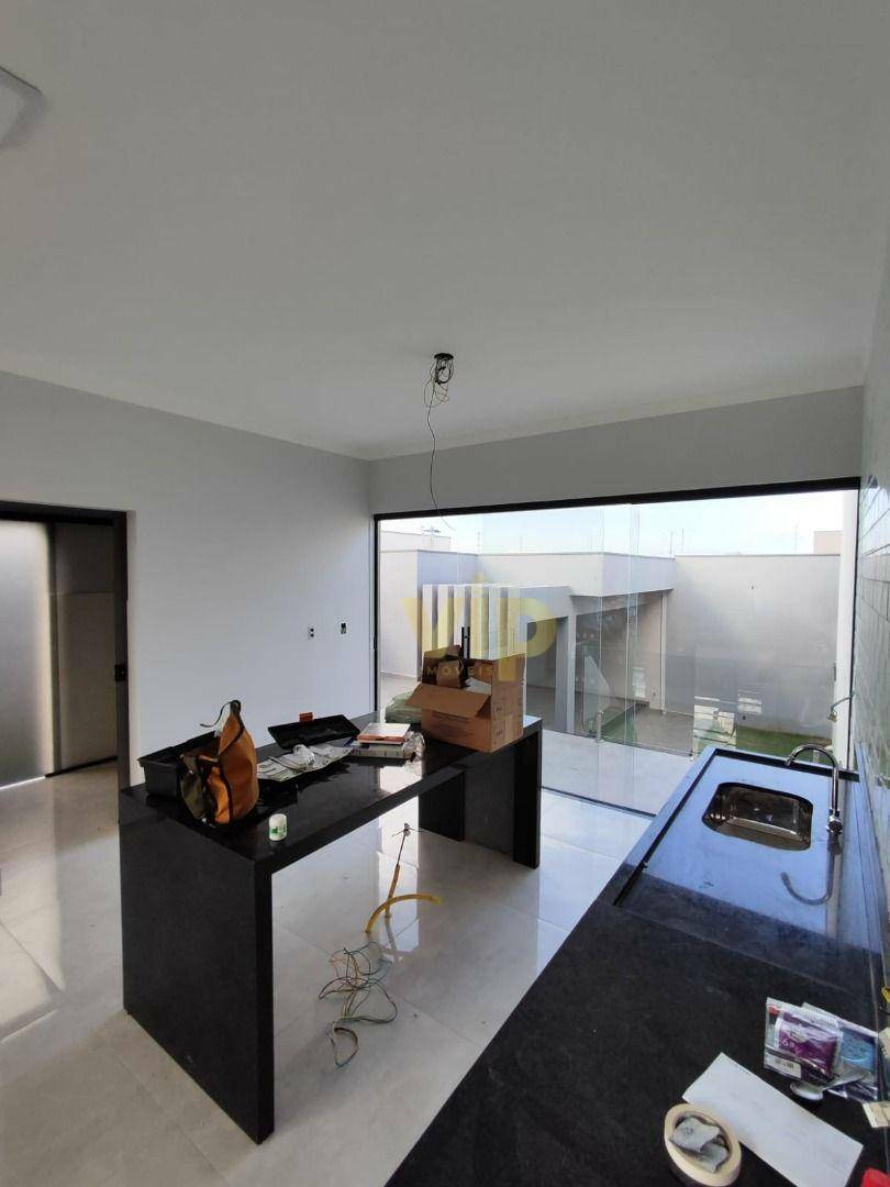 Casa à venda com 3 quartos, 170m² - Foto 6