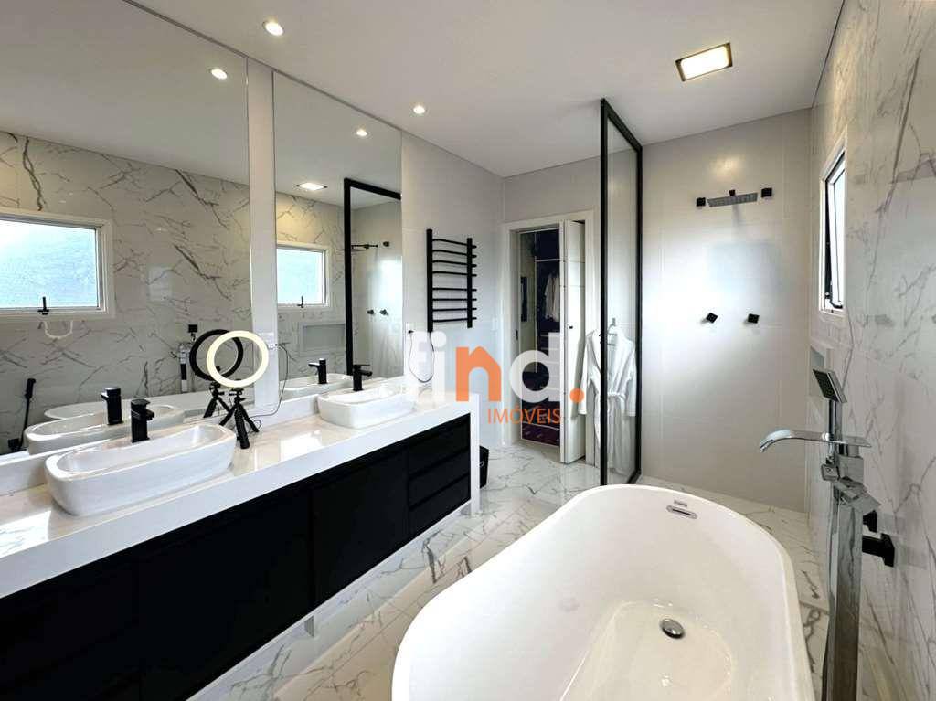 Casa à venda com 3 quartos, 368m² - Foto 41