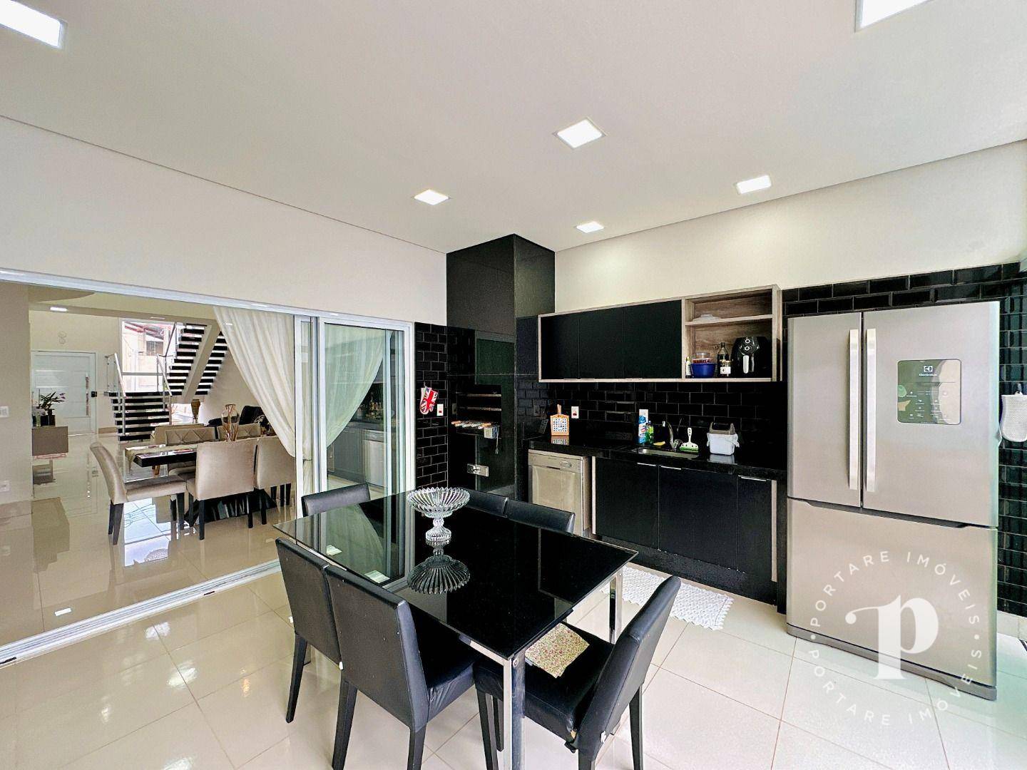 Casa de Condomínio à venda com 3 quartos, 323m² - Foto 16