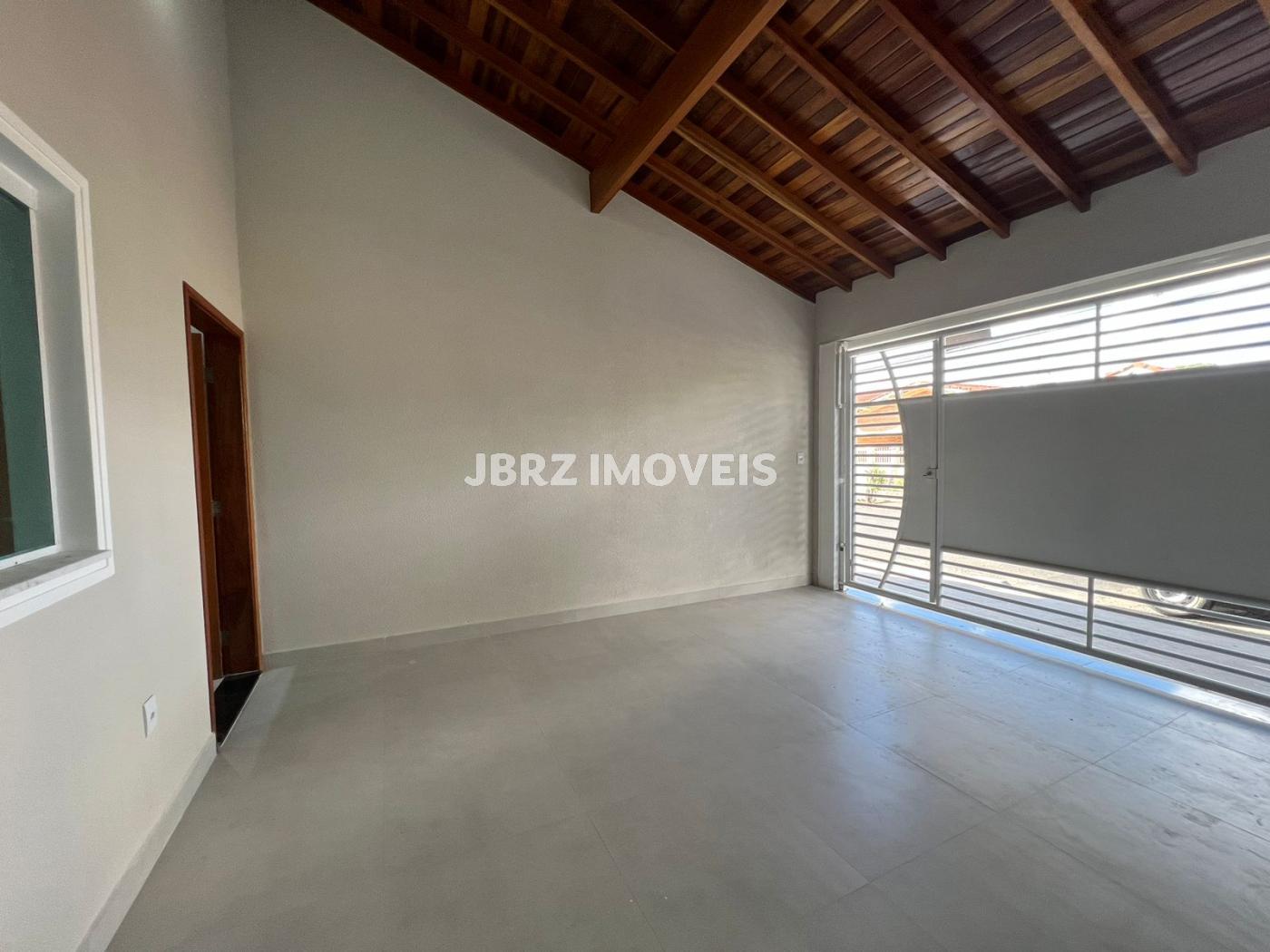 Casa à venda com 3 quartos, 125m² - Foto 1