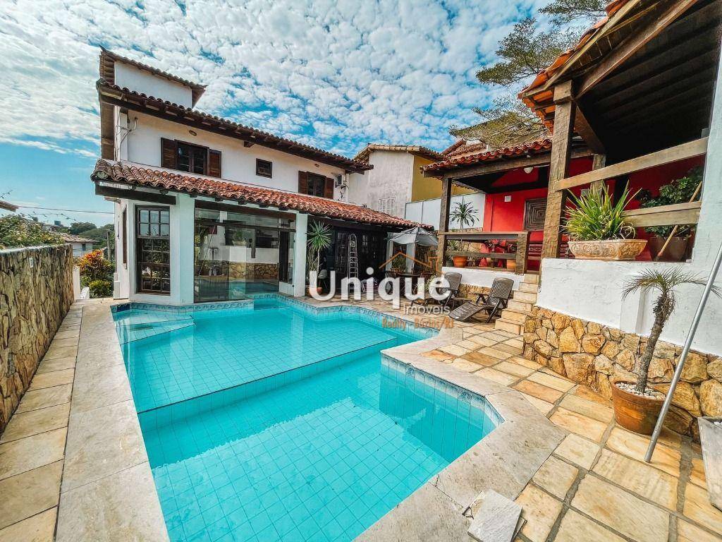 Casa de Condomínio à venda com 4 quartos, 270m² - Foto 2