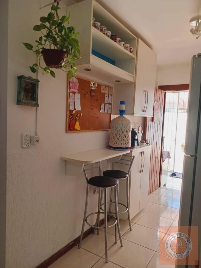 Casa à venda com 2 quartos, 62m² - Foto 4