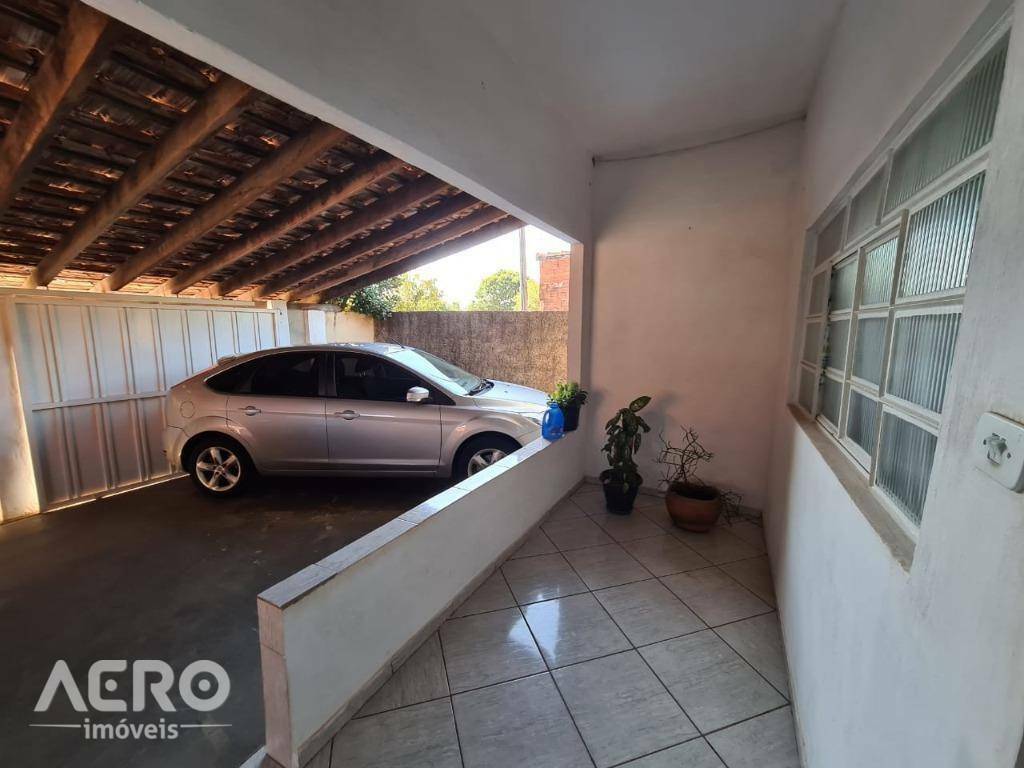 Casa à venda com 2 quartos, 165m² - Foto 5