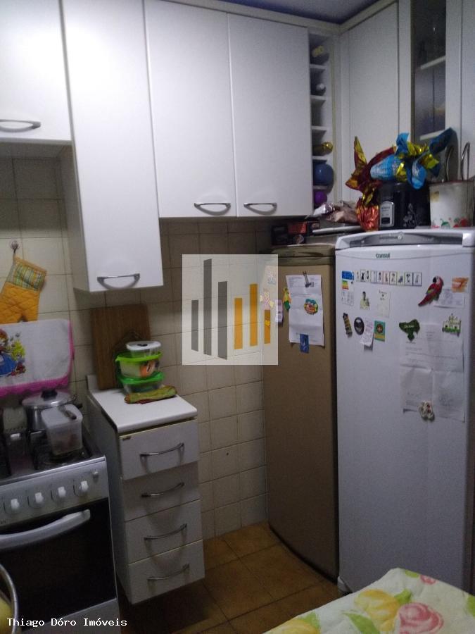 Apartamento à venda com 3 quartos, 70m² - Foto 4