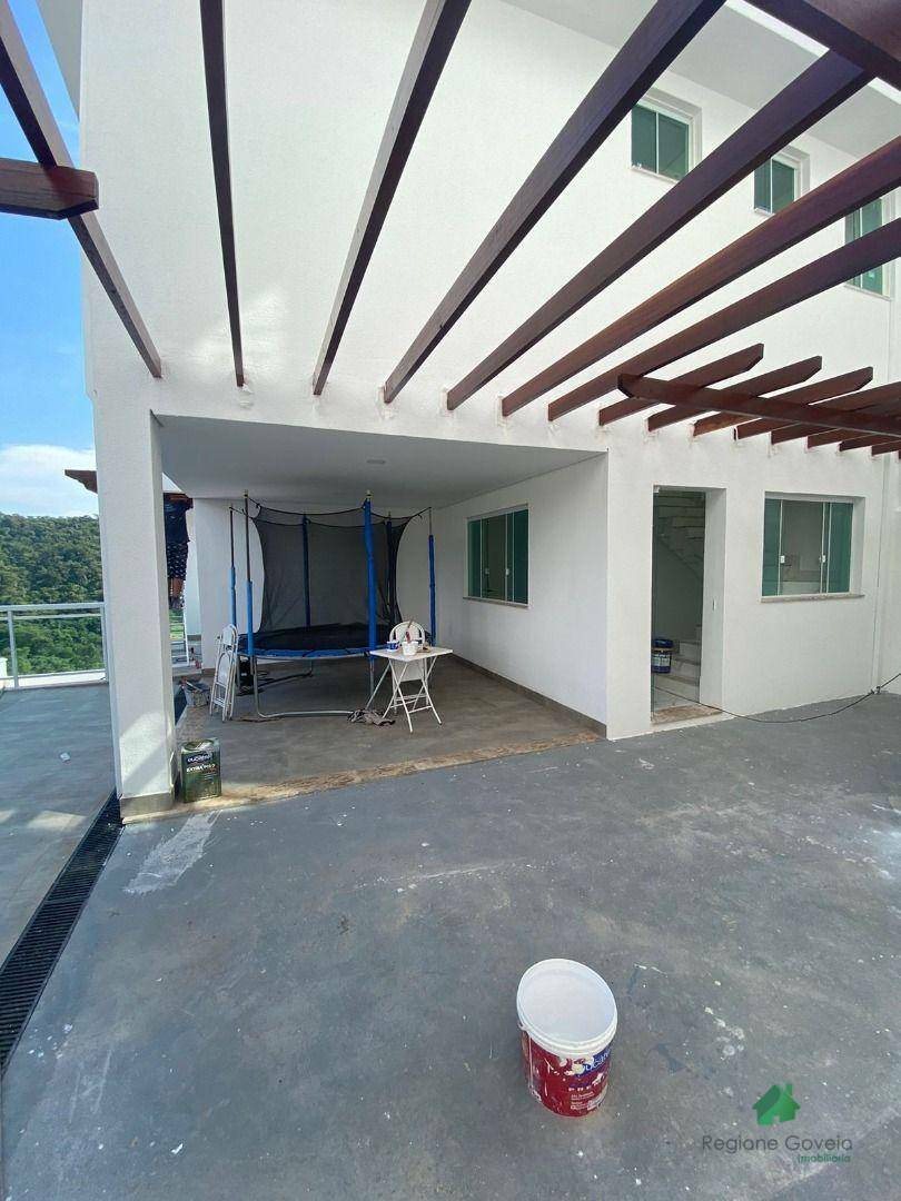 Casa à venda com 3 quartos, 180m² - Foto 2