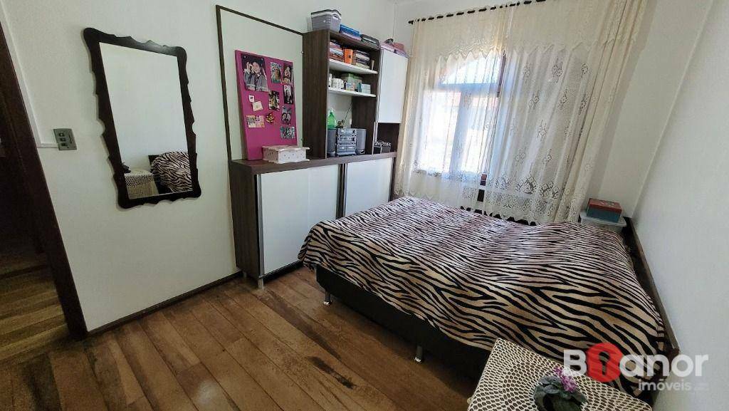 Casa à venda com 3 quartos, 310m² - Foto 13