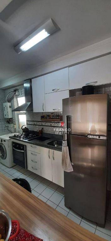 Apartamento à venda com 3 quartos, 70m² - Foto 4