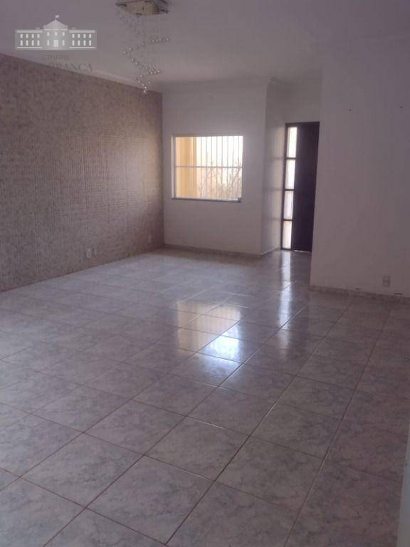 Casa para alugar com 3 quartos, 150m² - Foto 8