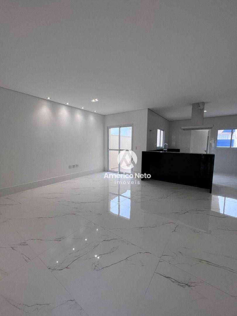 Sobrado à venda com 4 quartos, 343m² - Foto 1