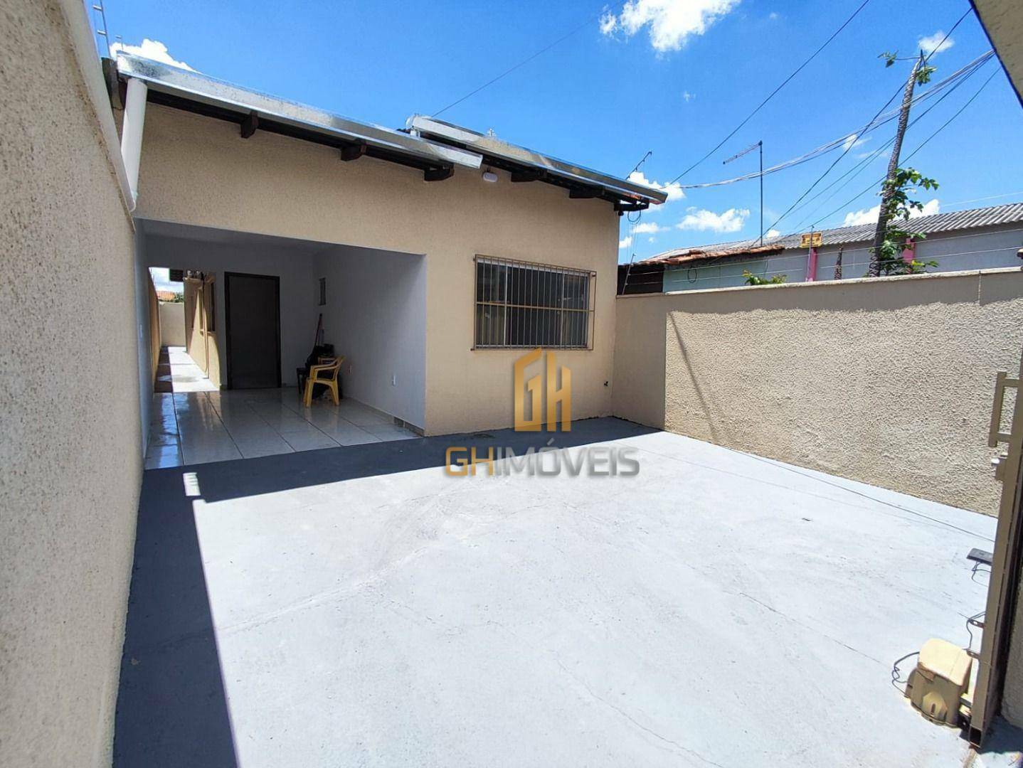 Casa à venda com 3 quartos, 105m² - Foto 1