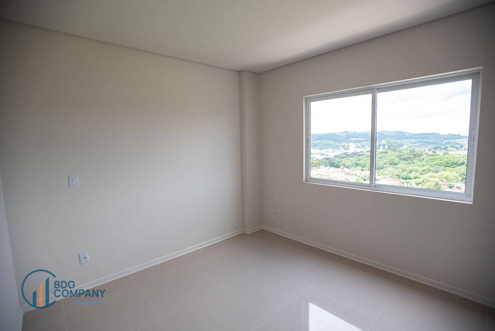 Apartamento à venda com 3 quartos, 87m² - Foto 9