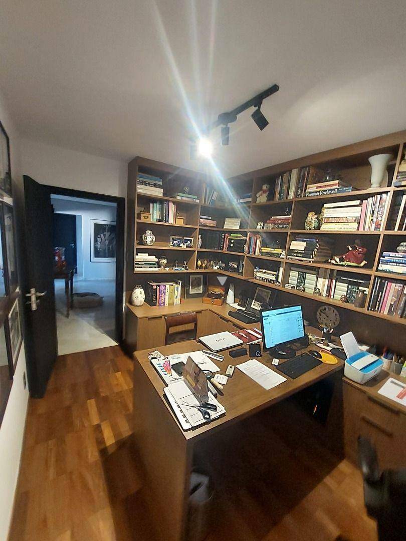 Apartamento à venda com 3 quartos, 256m² - Foto 13