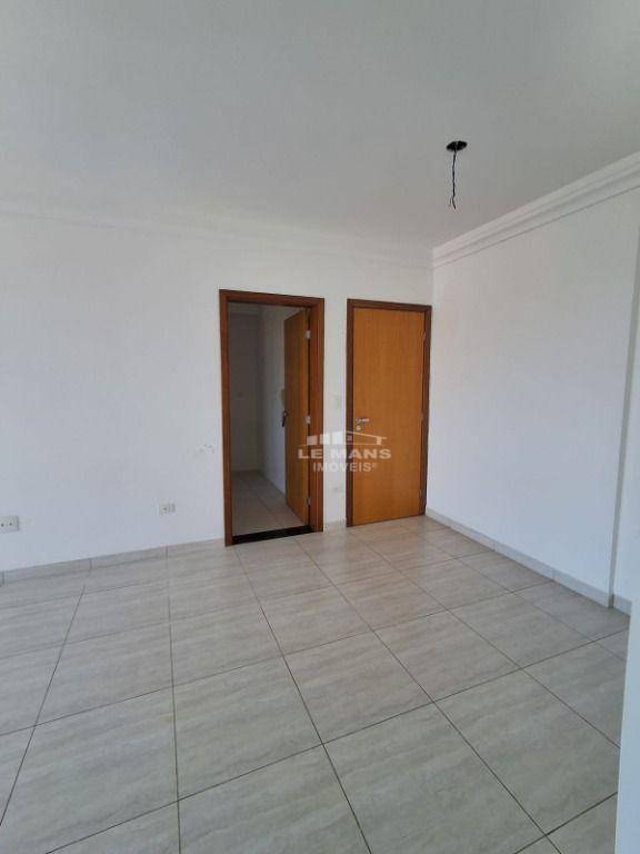 Apartamento à venda com 3 quartos, 98m² - Foto 4